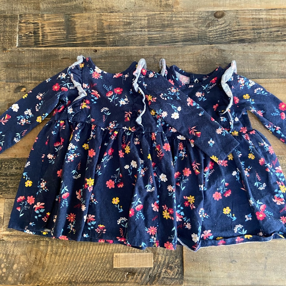Set of two dresses / twins